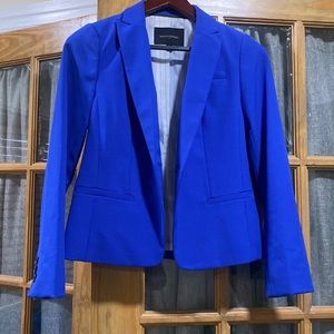 Royal blue women’s suit jacket 0p super cute!